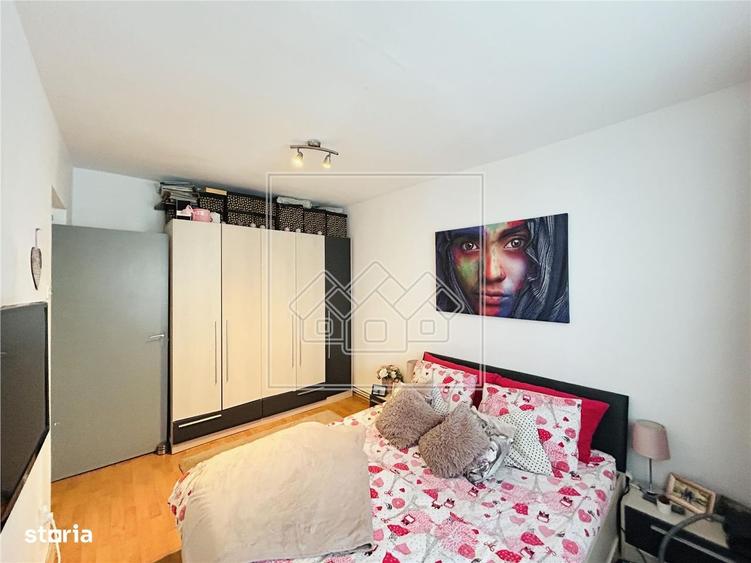 Apartament cu 4 camere decomandat în Valea Aurie