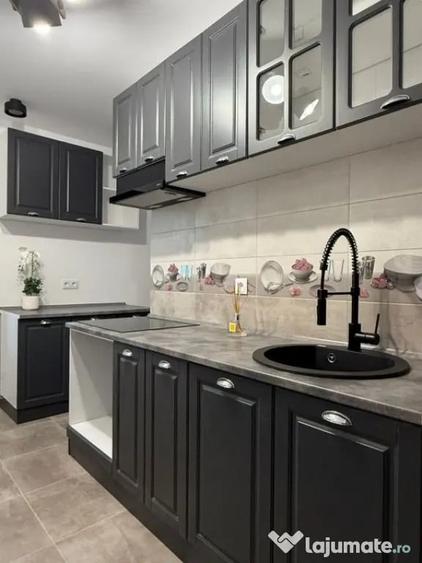 Apartament cu 3 camere decomandat în Sud