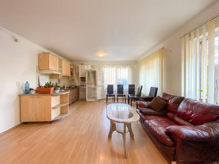 Apartament cu 3 camere semidecomandat în Bună Ziua