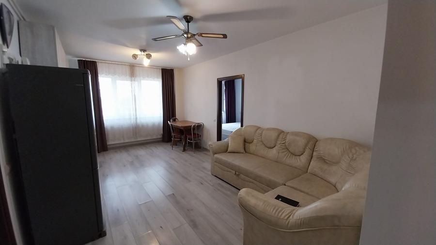 Apartament cu 3 camere semidecomandat în Baciu