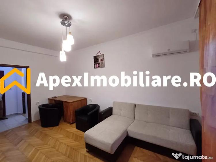 Apartament cu 3 camere semidecomandat în Moșilor