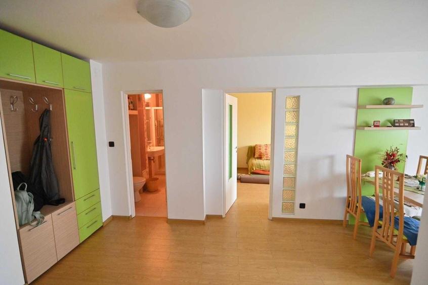 Apartament cu 2 camere decomandat în Central