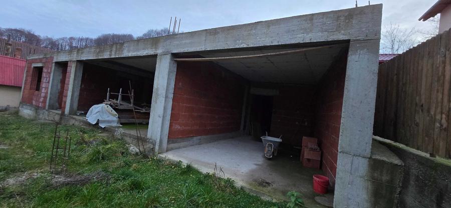 Casă cu 4 camere în Cicănești