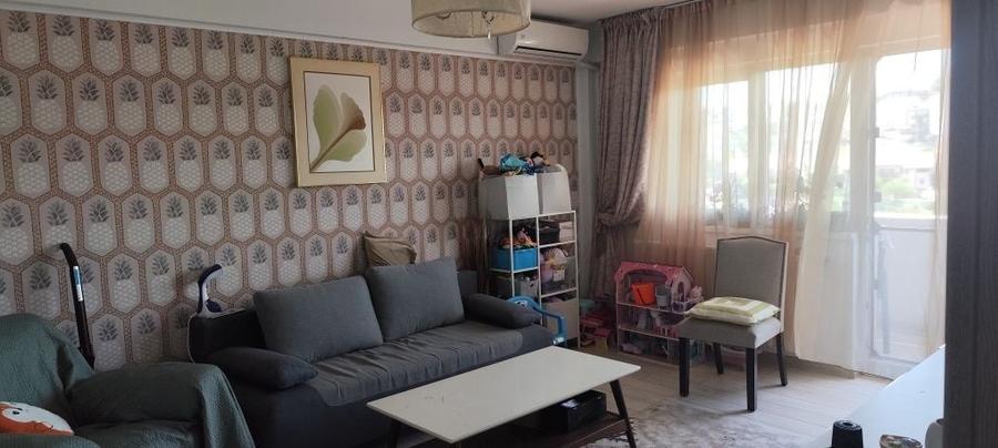 Apartament cu 2 camere decomandat în Hlincea