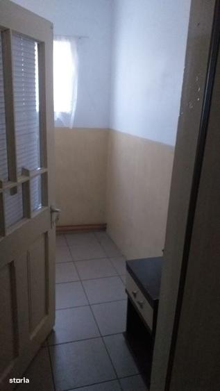 Casă cu 4 camere cu Teren 2275 Mp în Văcărești