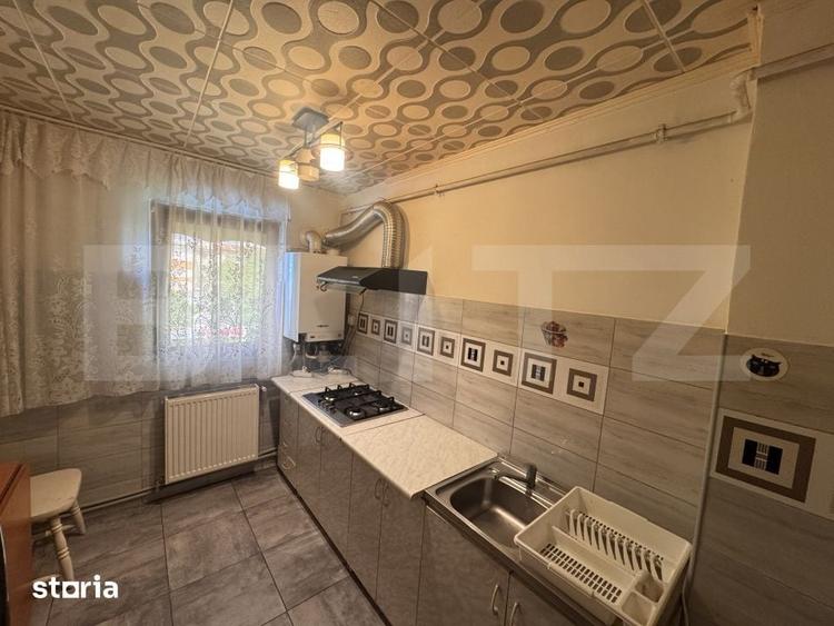 Apartament cu 3 camere în Craiovița Nouă