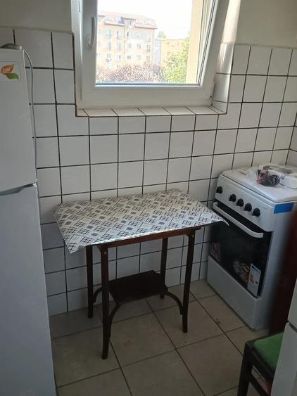 Garsonieră decomandată în Confecții