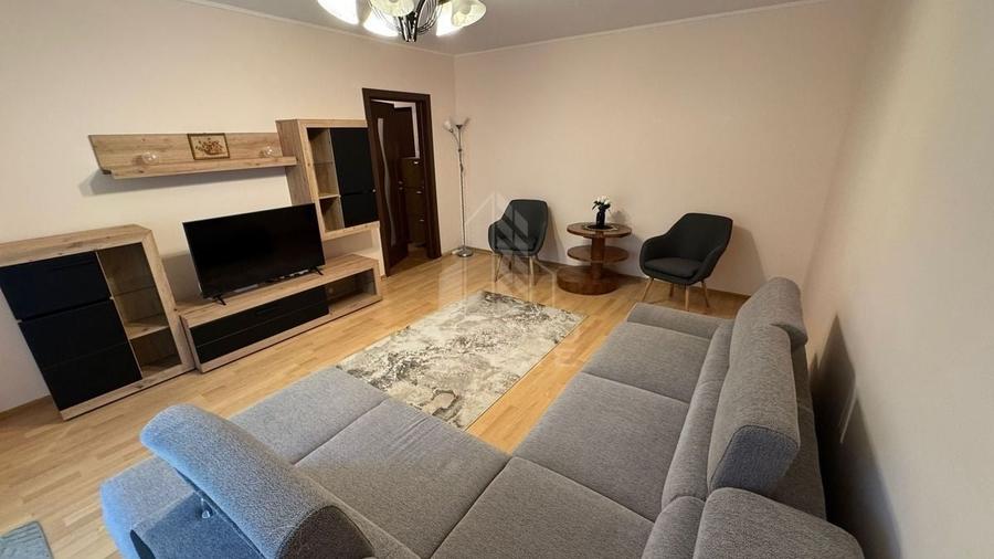Apartament cu 3 camere decomandat în Aeroport