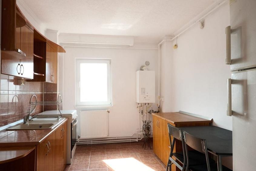 Apartament cu 4 camere decomandat, mobilat în Găvana 3