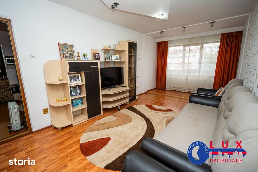 Apartament cu 3 camere decomandat în Babadag