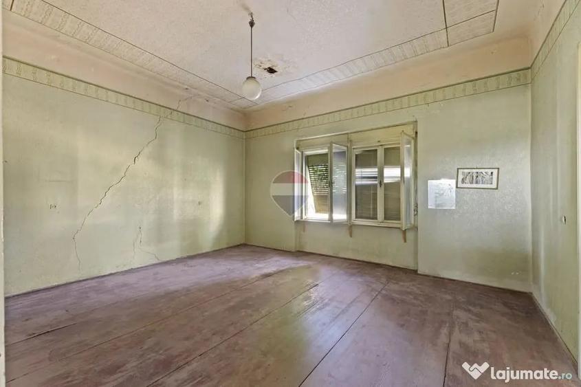 Casă cu 5 camere cu Teren 853 Mp în Ultracentral
