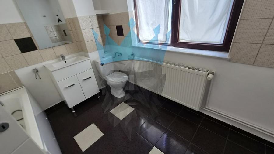 Casă individuală cu 7 camere cu Canalizare în Voluntari