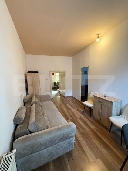 Apartament cu 2 camere semidecomandat, mobilat în Central — fotografia 1