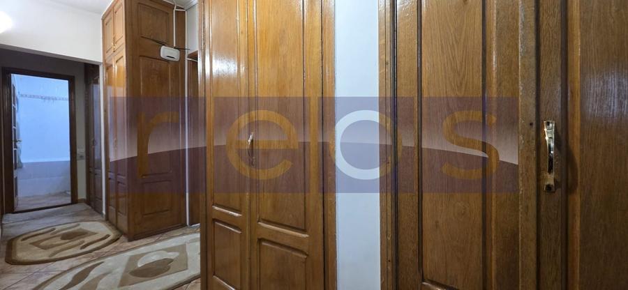 Apartament cu 4 camere decomandat, mobilat în Nerva Traian