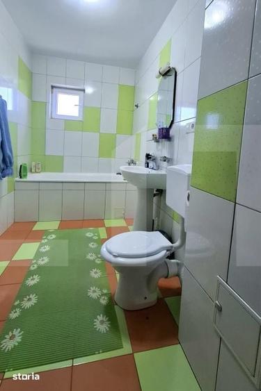 Apartament cu 3 camere semidecomandat în Central