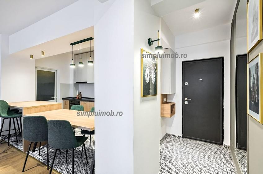 Apartament cu 3 camere decomandat, mobilat în P-ța Romană