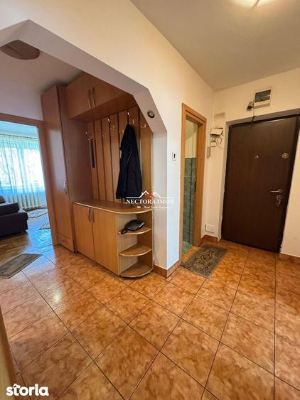 Apartament cu 3 camere decomandat în Decebal