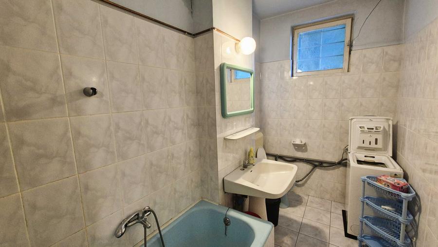 Apartament cu 2 camere decomandat în Take Ionescu