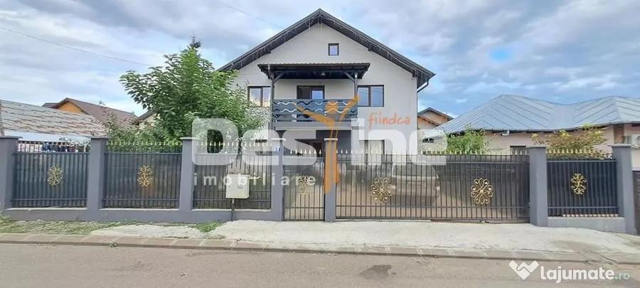 Casă cu 8 camere cu Teren 300 Mp în Lunca Cetățuii