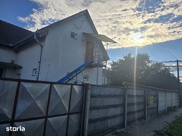 Casă cu 4 camere cu Teren 450 Mp în Botiz