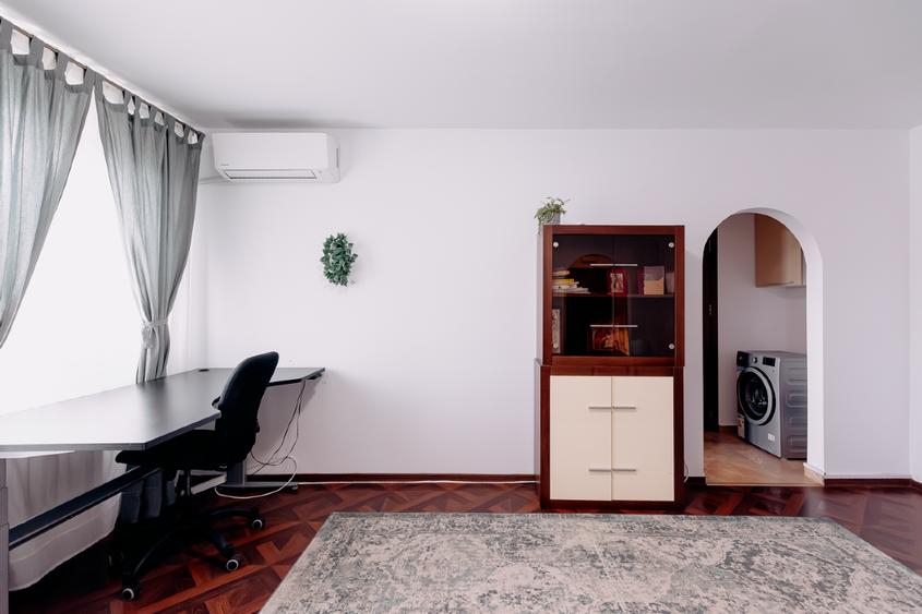 Apartament cu 2 camere semidecomandat, mobilat în Titan
