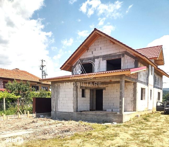 Casă cu 4 camere cu Teren 257 Mp în Crasna