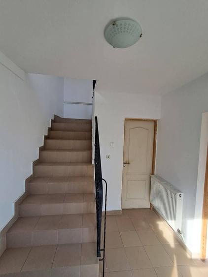 Casă cu 4 camere cu Teren 700 Mp în Central