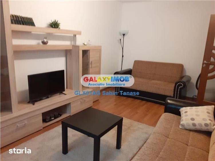 Apartament cu 3 camere decomandat în Calea București