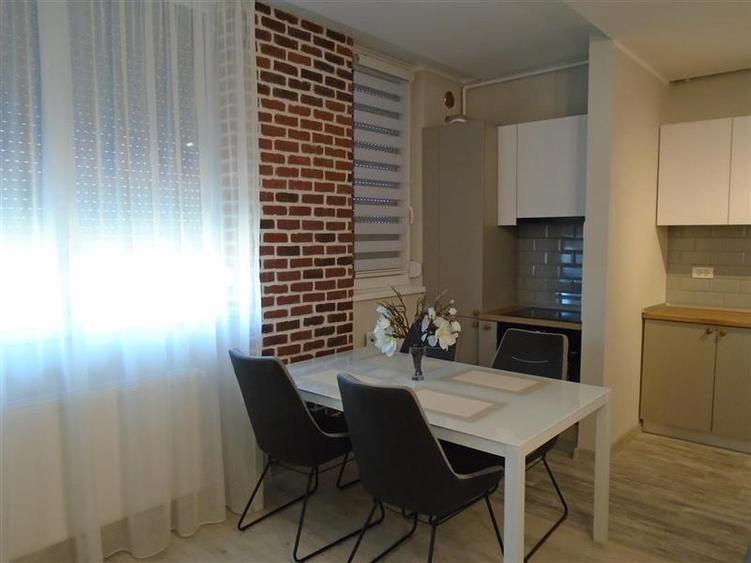 Apartament cu 2 camere decomandat, mobilat în Polivalentă