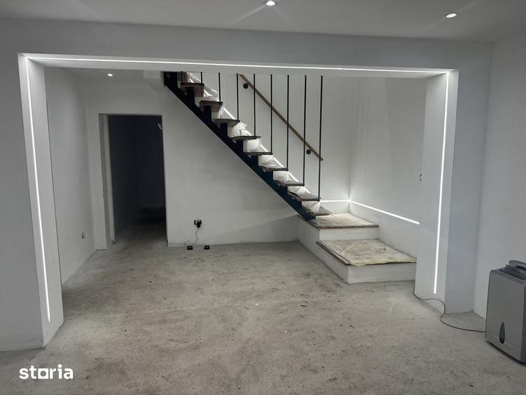 Casă cu 5 camere cu Teren 830 Mp în Exterior Vest