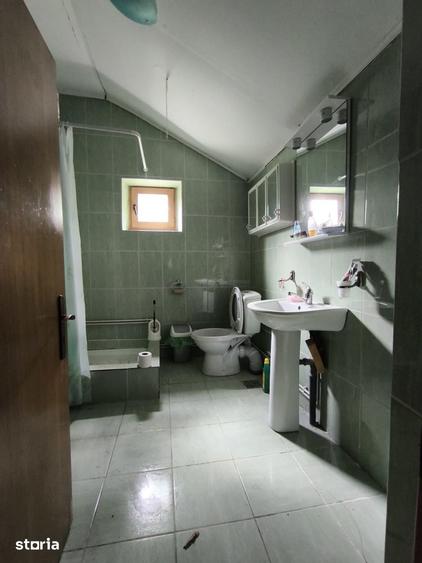 Casă cu 2 camere cu Teren 1300 Mp în Dobrovăț