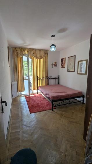 Apartament cu 3 camere semidecomandat în Dristor