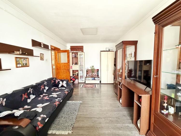 Apartament cu 2 camere semidecomandat, mobilat în Sud