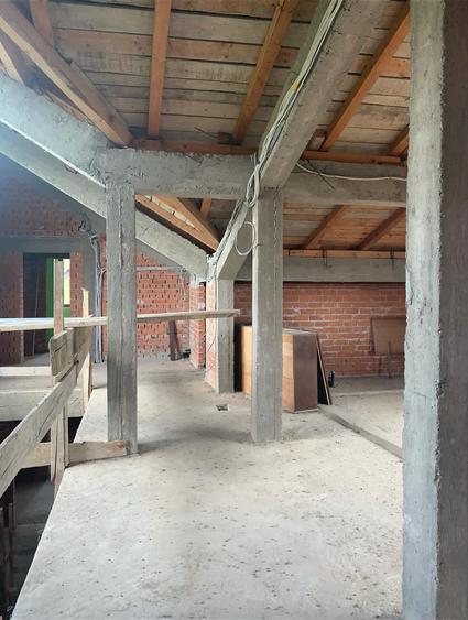 Casă individuală cu 10 camere cu Piscina în Breaza