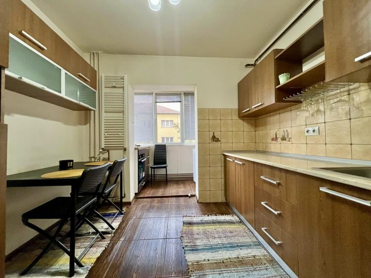 Apartament cu 2 camere decomandat, mobilat în Soarelui