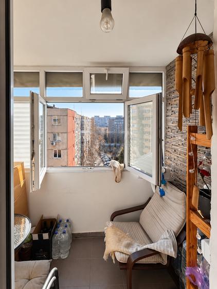 Apartament cu 3 camere semidecomandat, mobilat în Gorjului
