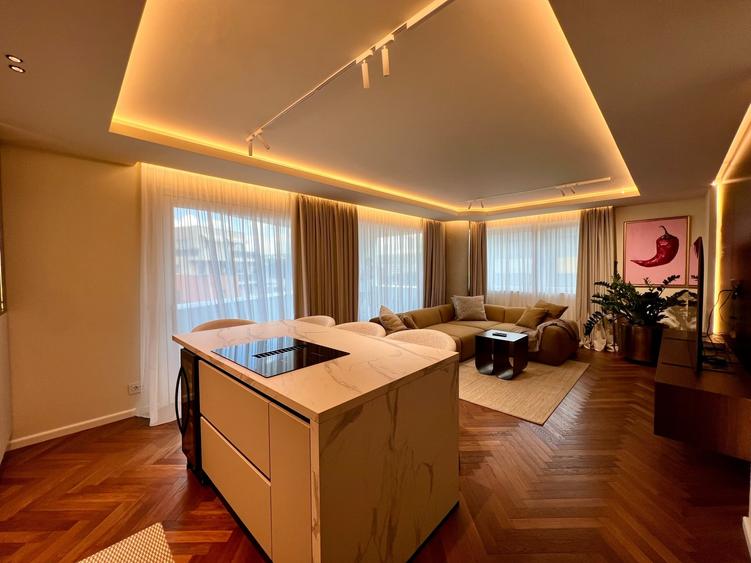 Apartament cu 3 camere semidecomandat, mobilat în Gruia