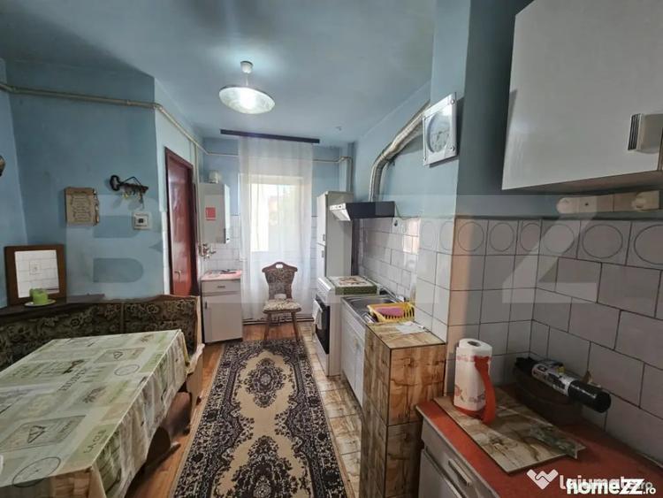 Apartament cu 4 camere decomandat în Central