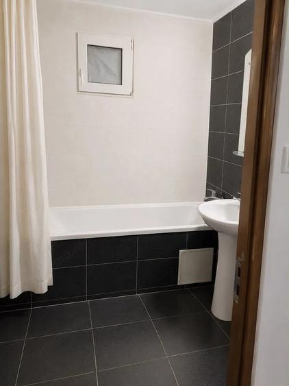 Apartament cu 3 camere semidecomandat în Liviu Rebreanu