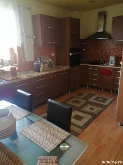 Casă cu 12 camere cu Teren 400 Mp în Micro 17