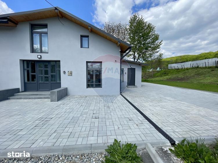 Casă cu 4 camere cu Teren 1397 Mp în Vărbila