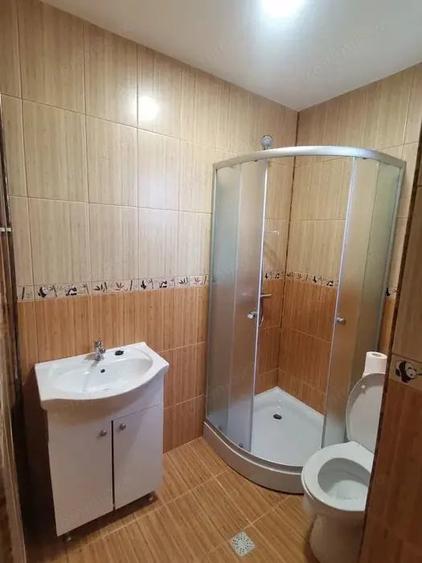 Casă cu 4 camere cu Teren 100 Mp în Semicentral