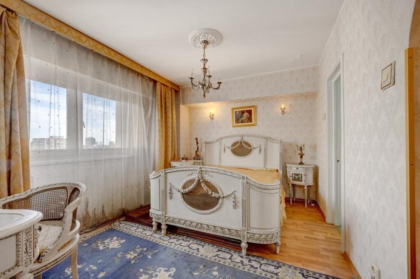 Apartament cu 4 camere semidecomandat, mobilat în 1 Mai