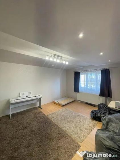 Apartament cu 3 camere decomandat, mobilat în Săsar