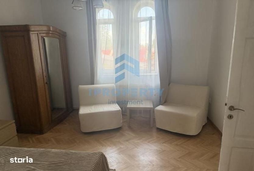 Apartament cu 3 camere semidecomandat în Grivița