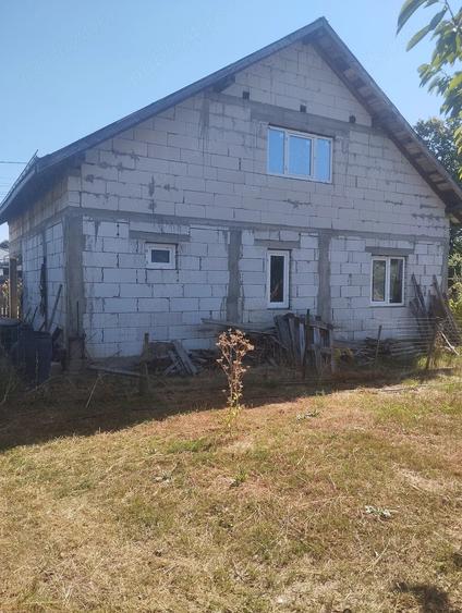 Casă cu Teren 600 Mp în Central