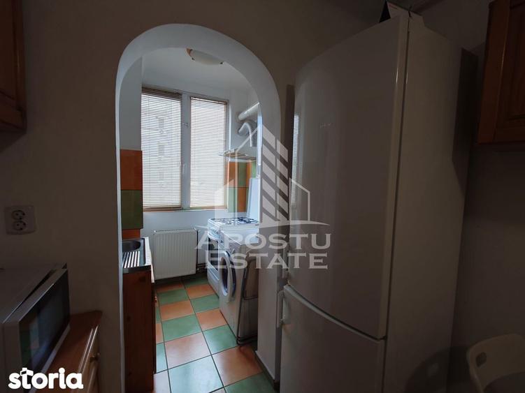 Apartament cu 3 camere, mobilat în Circumvalațiunii
