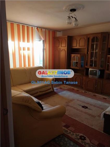 Apartament cu 3 camere decomandat, mobilat în Prundu