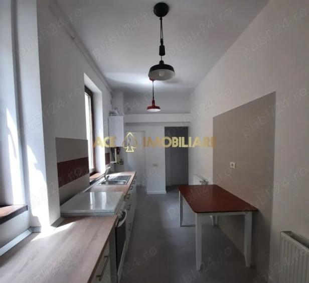 Apartament cu 3 camere semidecomandat, mobilat în Armeneasca