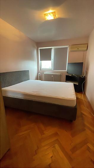 Apartament cu 2 camere decomandat în Titan